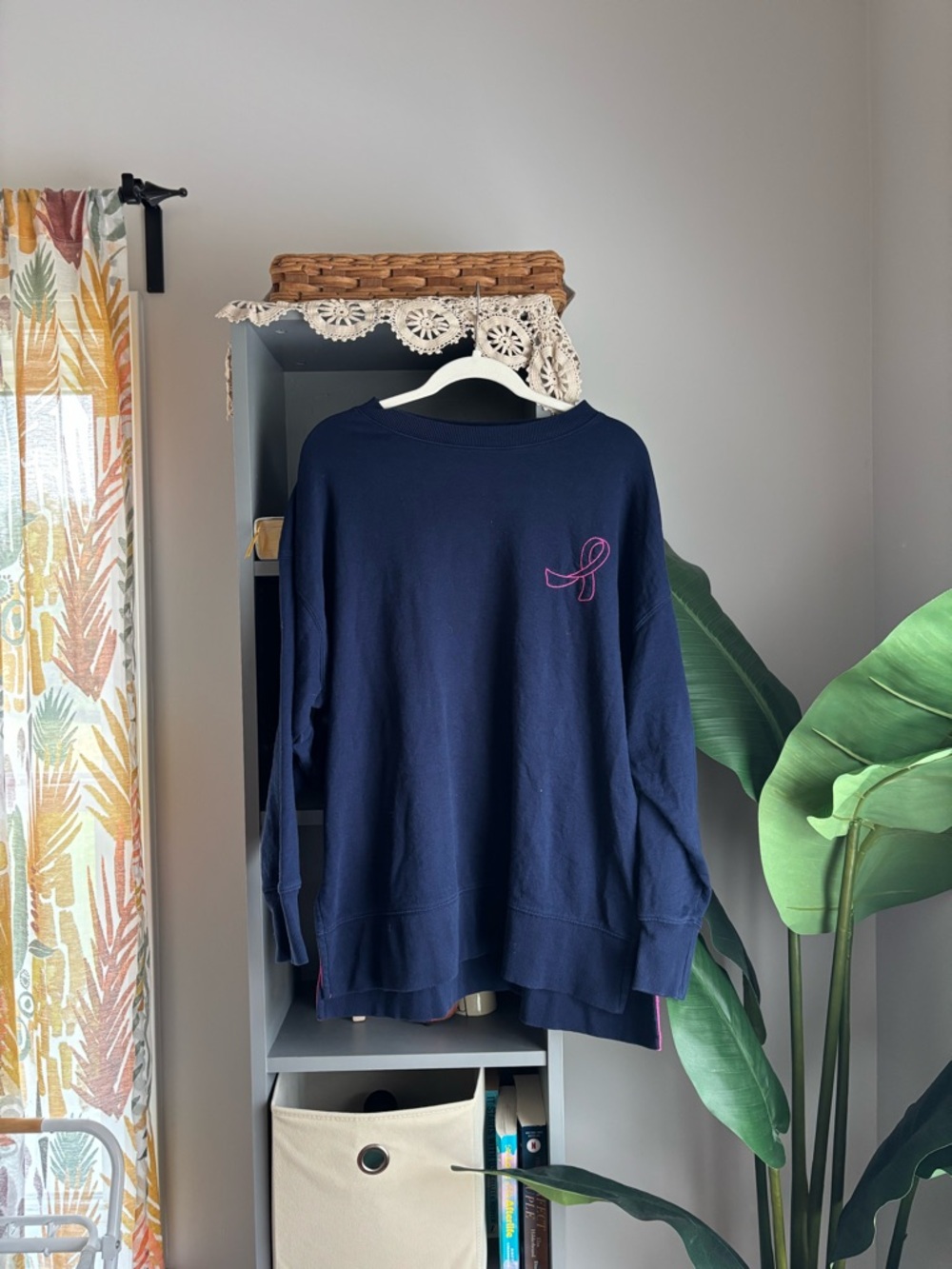 crown & ivy breast cancer awareness sweatshirt